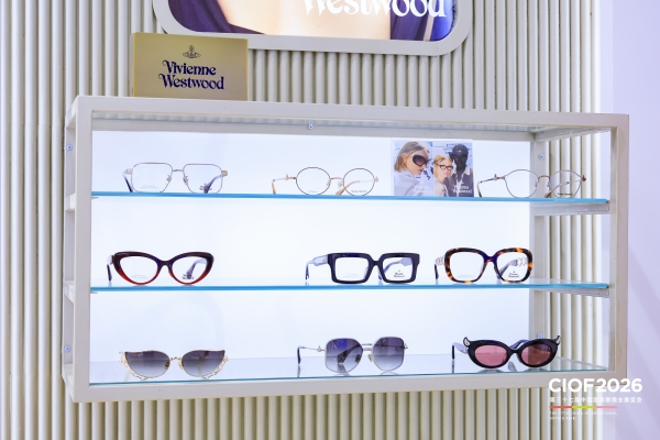 VIVIENNE_WESTWOOD