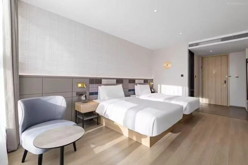 Self Photos / Files - Homeinn_Plus_Hotel_(Beijing_Guozhan_Liufang_Subway_Station)1